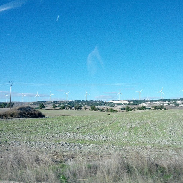 Campo eólico en tierra palentina con más de 100 "gigantes"