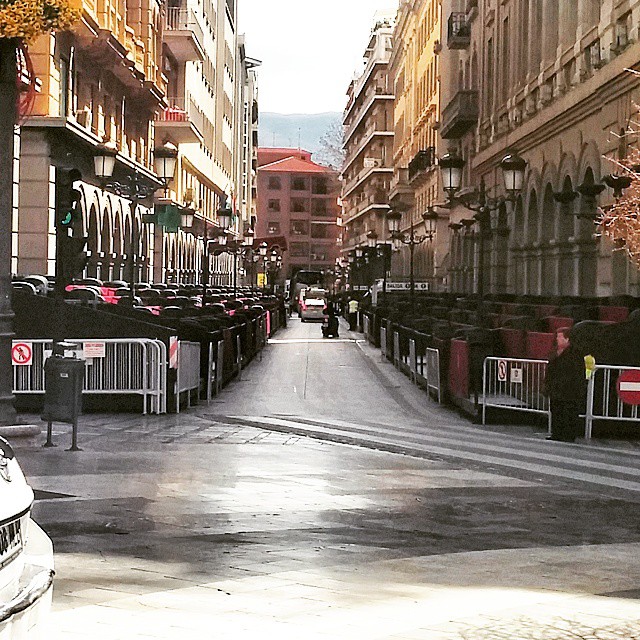 Calles preparadas #SemanaSantaGranadina #Granada