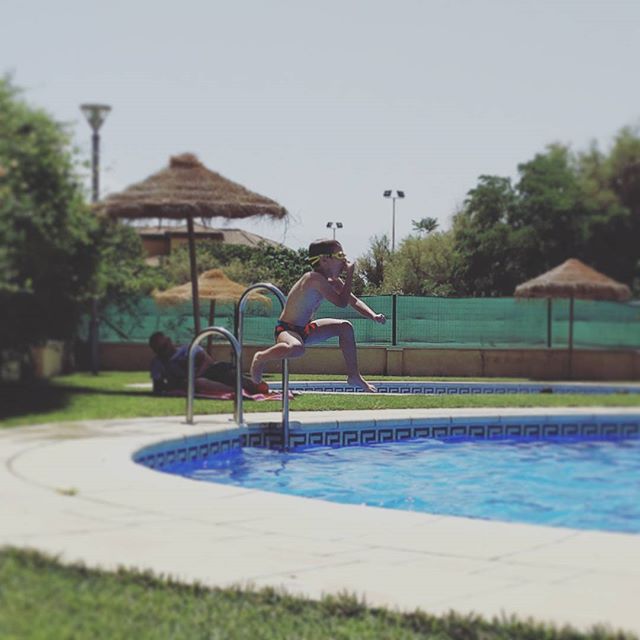 1, 2, 3 SPLASH!  #summer #swimming #Granada