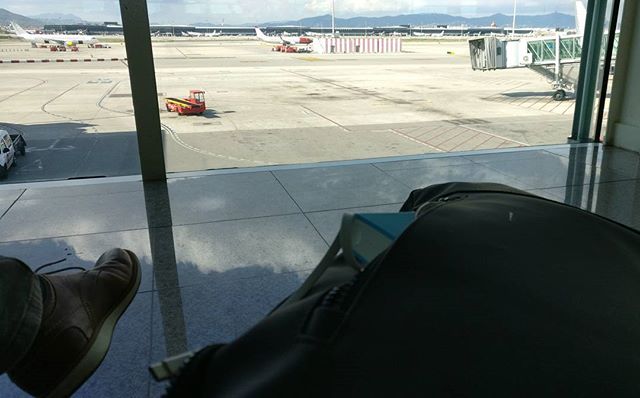 Las tres cosas imprescindibles para ir de aeropuerto en aeropuerto: ropa cómoda, maleta/s manejable/s y...la powerbank